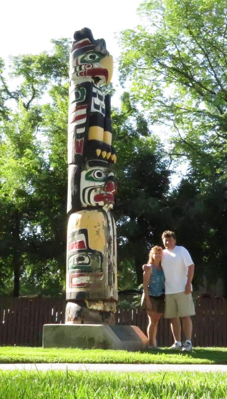 Winnipeg - British Columbia Centenary of the Union, Kwakiutl Totem Pole