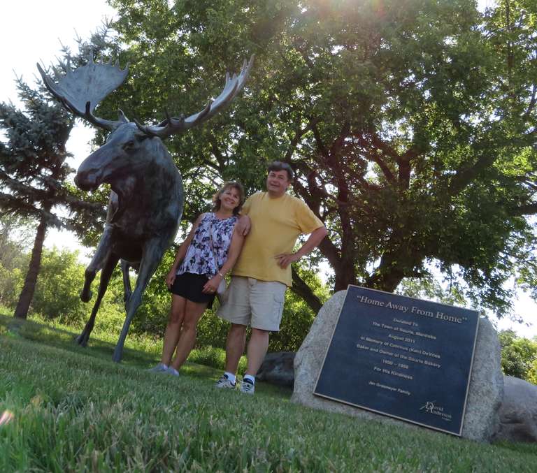Souris - Home Away From Home Moose