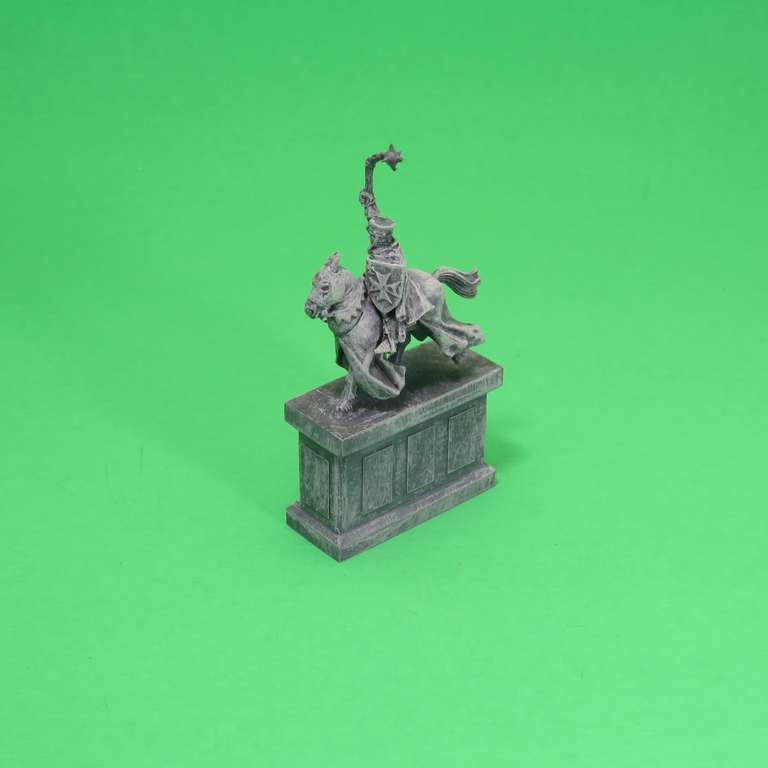 Game Workshop - Bretonnian Knight Statue