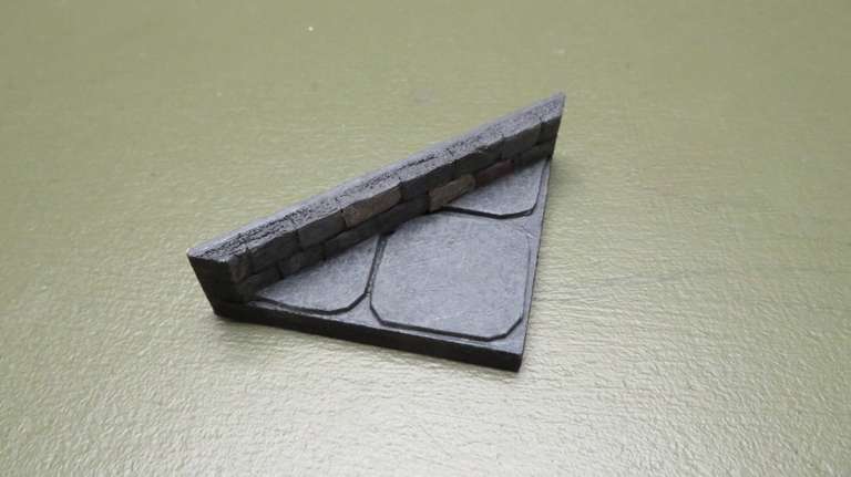 Diagonal-Wall Tile Image