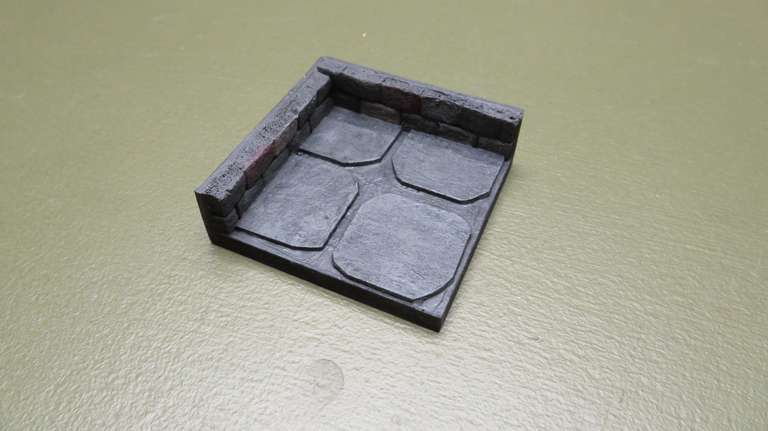 Corner-Walled Tile Image