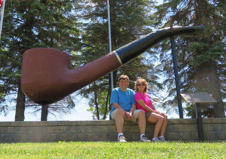 St. Claude - World's Largest Smoking Pipe
