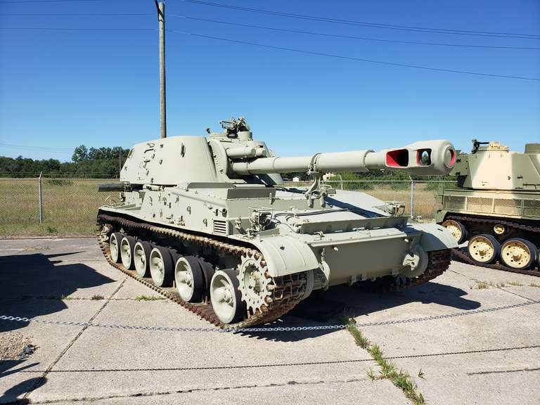 2S3 Akatsiya Soviet Self Propelled Gun