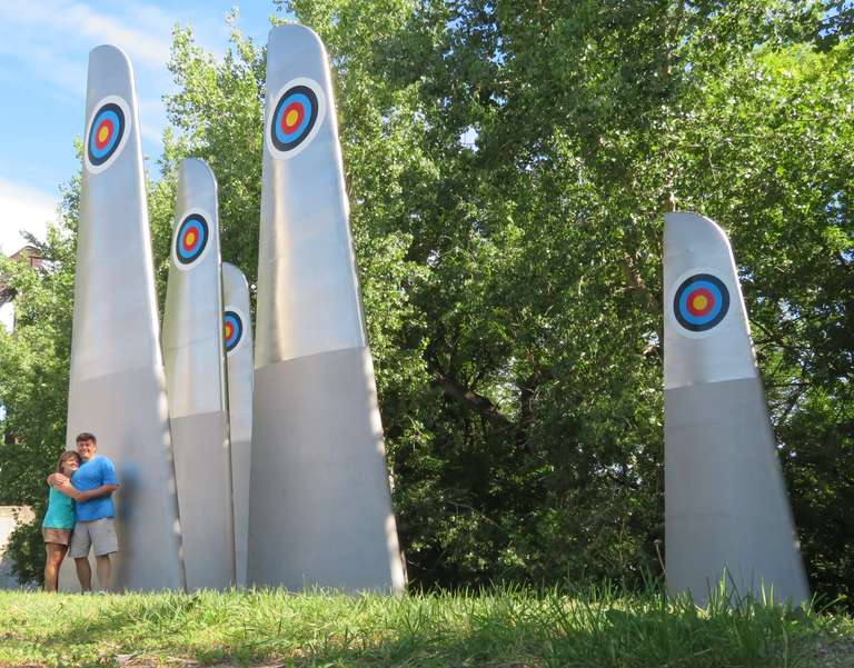 Winnipeg - High Five Plane Wings on Waterfront Dr
